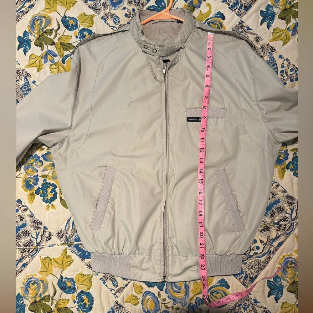 Members Only Vintage Beige Full Zip Up Jacket, Size Small (Unisex) - Picture 10 of 11